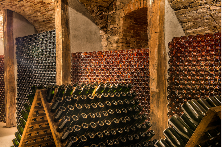 From Champagne to Prosecco: Exploring Different Sparkling Wines