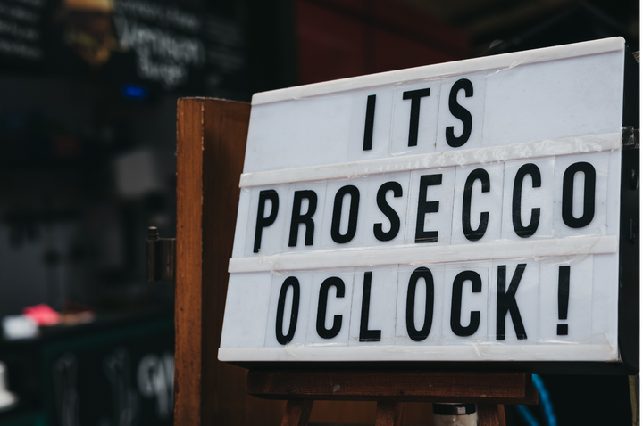 Prosecco sparkling wine - its prosecco oclock