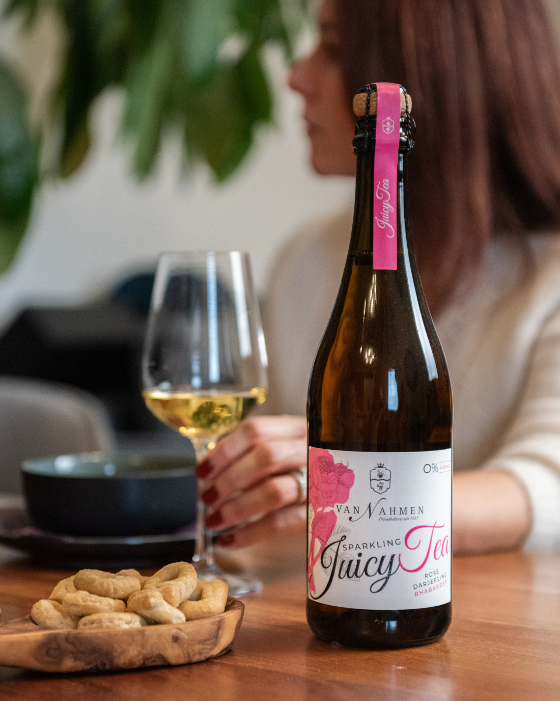 Van Nahmen – Non-Alcoholic Sparkling Juicy Tea Rose-Darjeeling-Rhubarb (BIO)